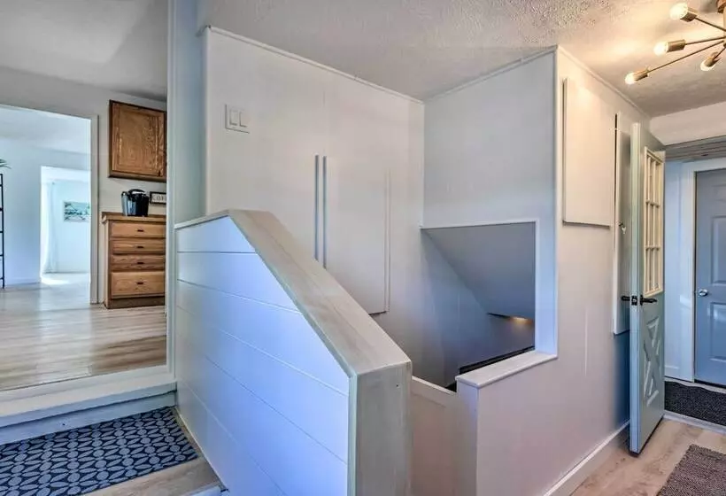 Updated Traverse City Home   Steps To Bay!