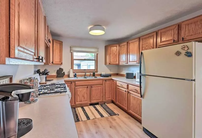 Updated Traverse City Home   Steps To Bay!