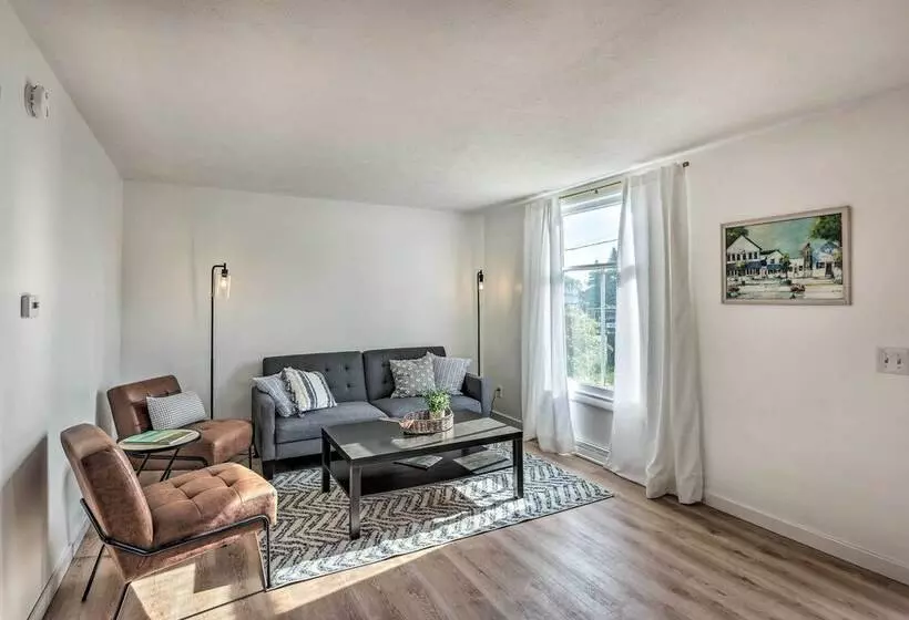 Updated Traverse City Home   Steps To Bay!