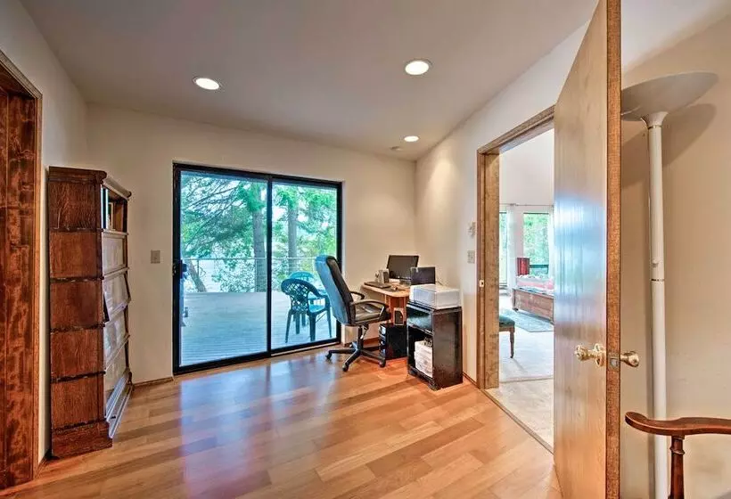 Waterfront Bainbridge Island Home: Stunning Views!