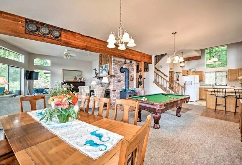 Waterfront Bainbridge Island Home: Stunning Views!