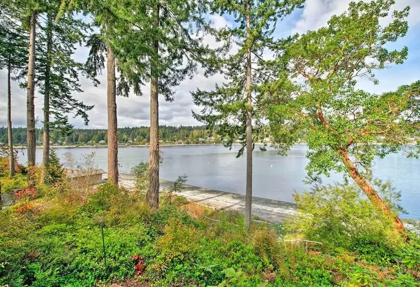 Waterfront Bainbridge Island Home: Stunning Views!