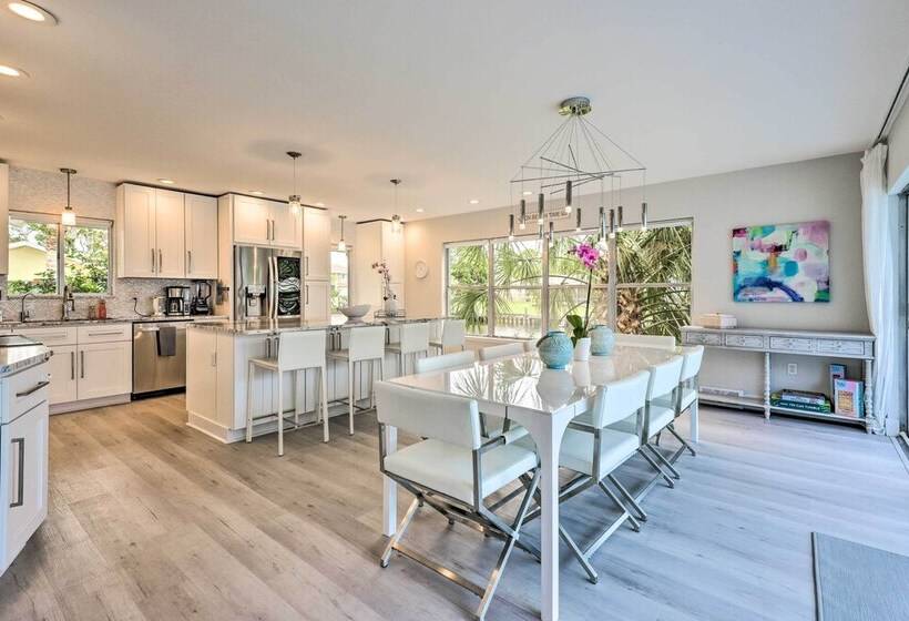 Waterfront Sarasota Estate W/ Dock & Boat Lift!