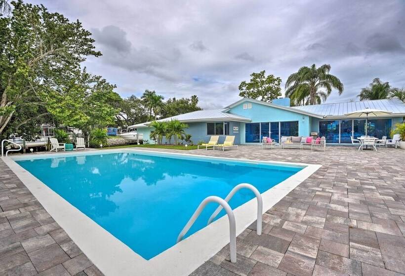 Waterfront Sarasota Estate W/ Dock & Boat Lift!