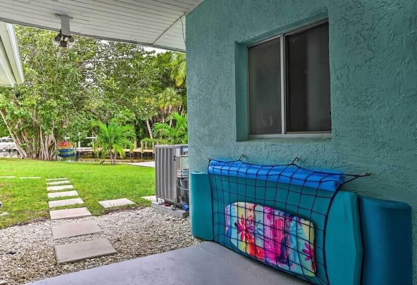 Waterfront Sarasota Estate W/ Dock & Boat Lift!