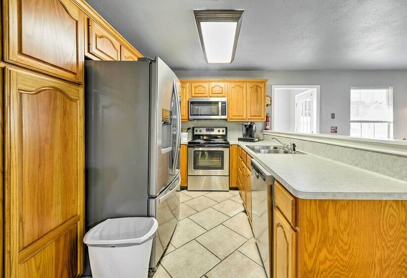 9 Mi To Belton Lake: Peaceful Home W/ Fire Pit