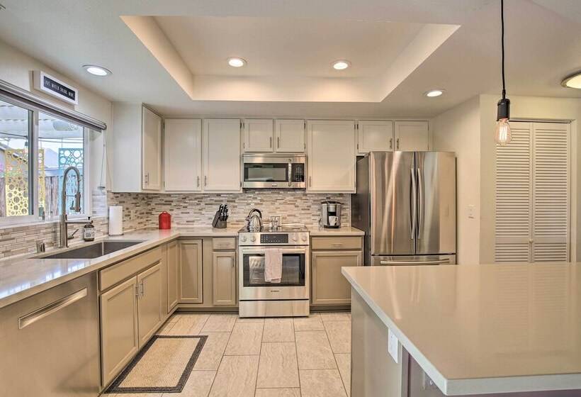 223332   3 Br Retreat W/ Pool & Putting Green!