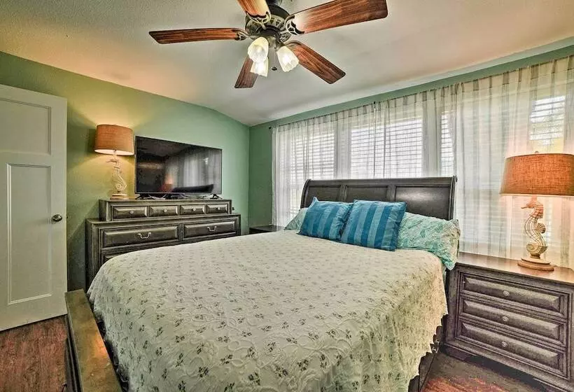 Bayfront Deck:  Casa Pescadores  Rockport Escape