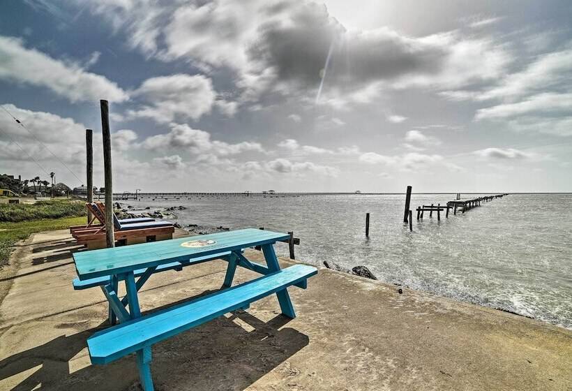 Bayfront Deck:  Casa Pescadores  Rockport Escape