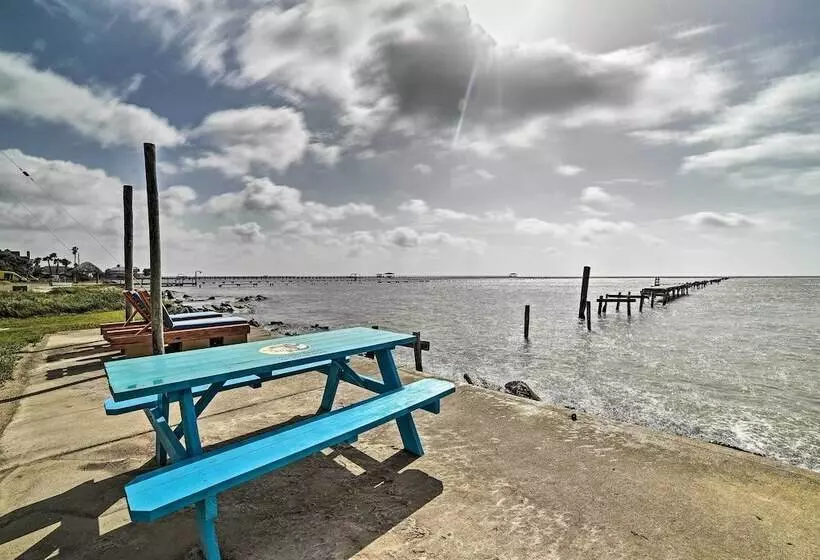 Bayfront Deck:  Casa Pescadores  Rockport Escape