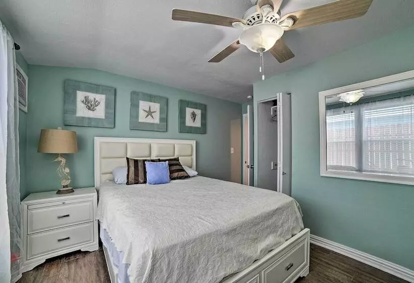 Bayfront Deck:  Casa Pescadores  Rockport Escape