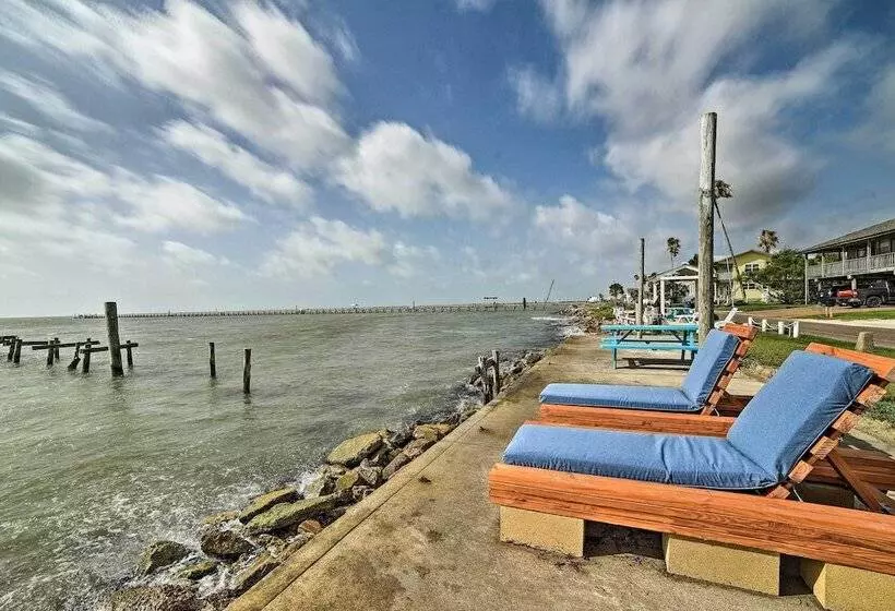 Bayfront Deck:  Casa Pescadores  Rockport Escape