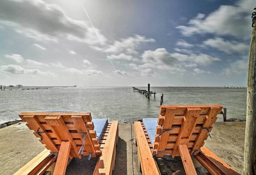 Bayfront Deck:  Casa Pescadores  Rockport Escape