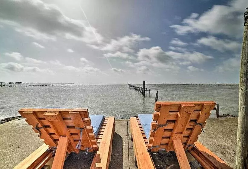 Bayfront Deck:  Casa Pescadores  Rockport Escape