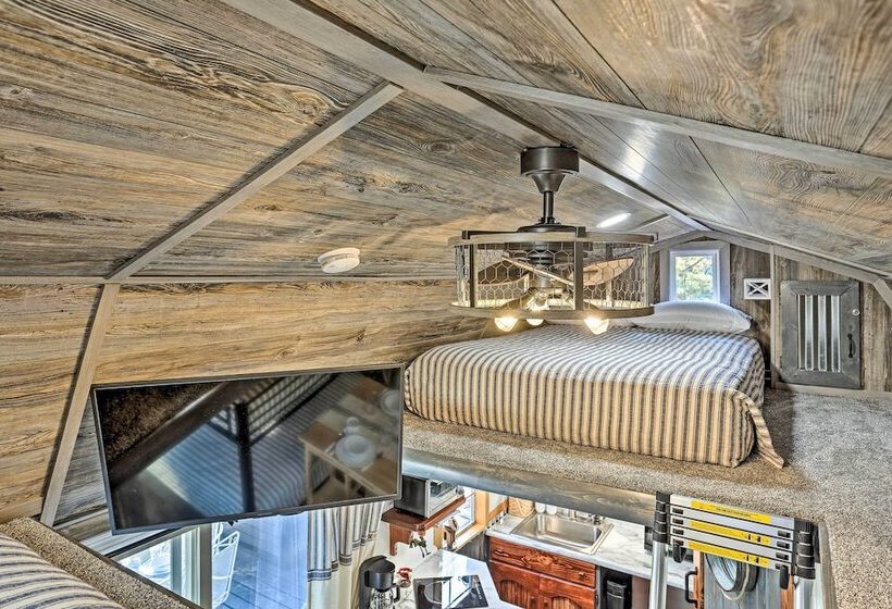 Belle Cabin W/ Hot Tub Access, Near Mt Rushmore!