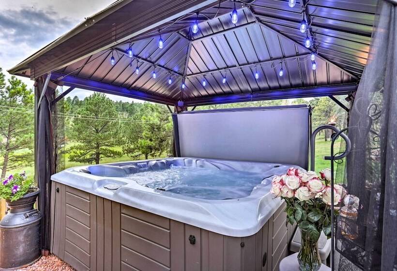 Belle Cabin W/ Hot Tub Access, Near Mt Rushmore!