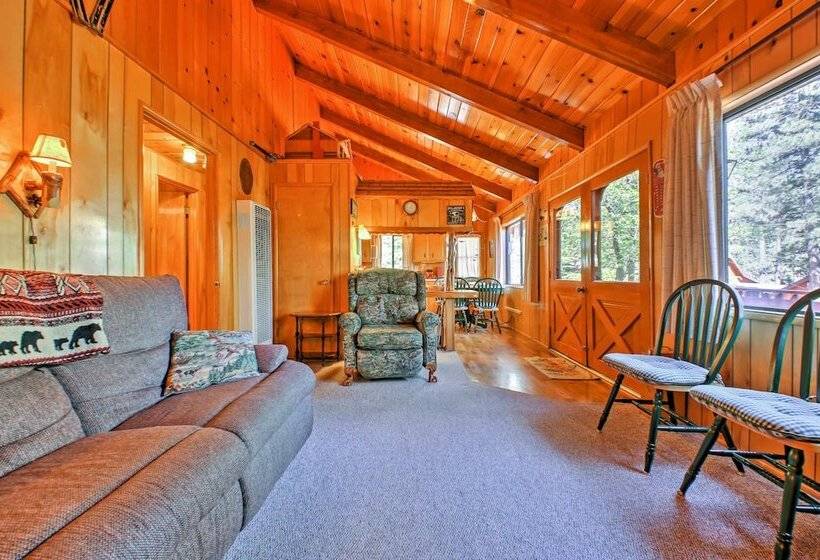 Big Bear Lake Cabin W/ Deck ~ 7 Mi To Ski Slopes!