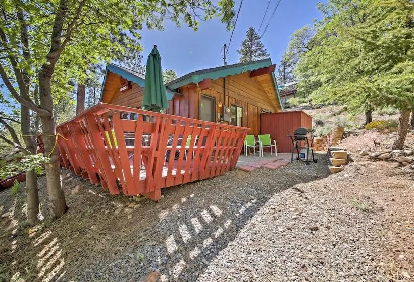 Big Bear Lake Cabin W/ Deck ~ 7 Mi To Ski Slopes!
