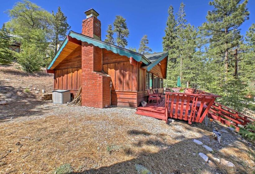 Big Bear Lake Cabin W/ Deck ~ 7 Mi To Ski Slopes!