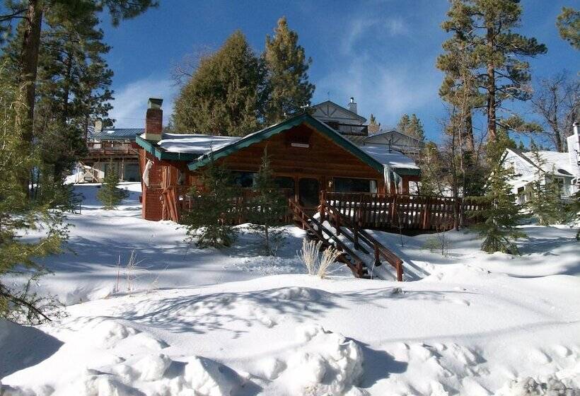 Big Bear Lake Cabin W/ Deck ~ 7 Mi To Ski Slopes!