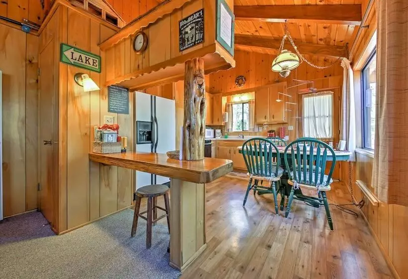 Big Bear Lake Cabin W/ Deck ~ 7 Mi To Ski Slopes!