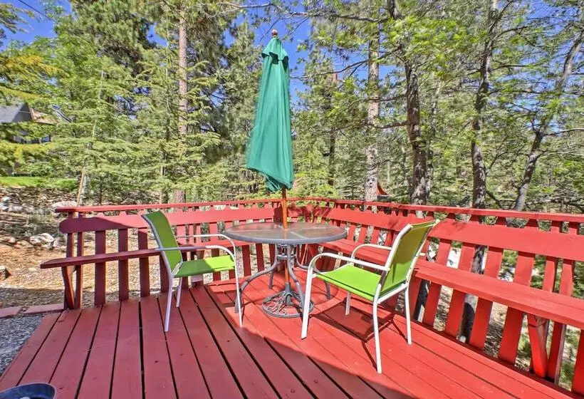 Big Bear Lake Cabin W/ Deck ~ 7 Mi To Ski Slopes!