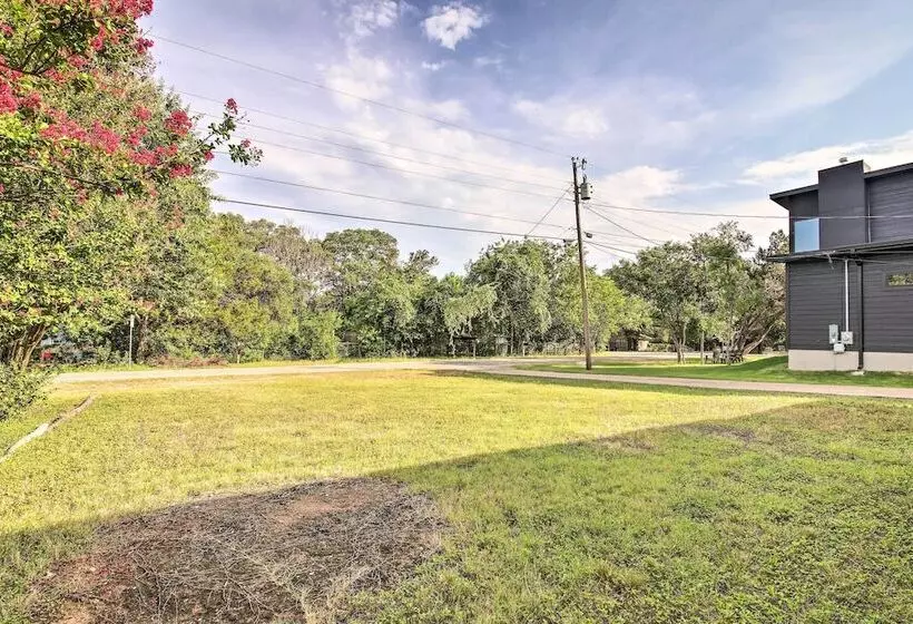 Bright Jonestown Retreat W/ Yard & Porch!