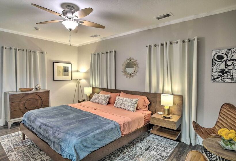 4 Mi To Dtwn: Dallas Gem W/ Furnished Patio