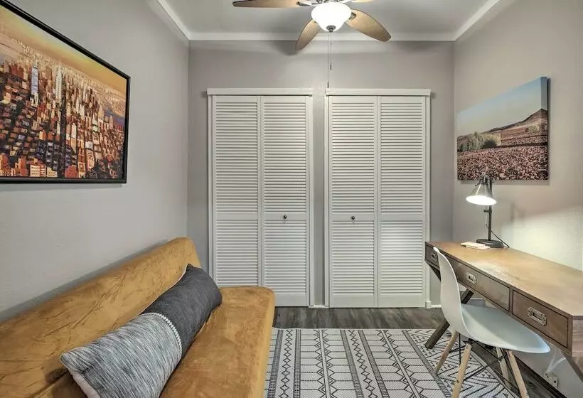 4 Mi To Dtwn: Dallas Gem W/ Furnished Patio