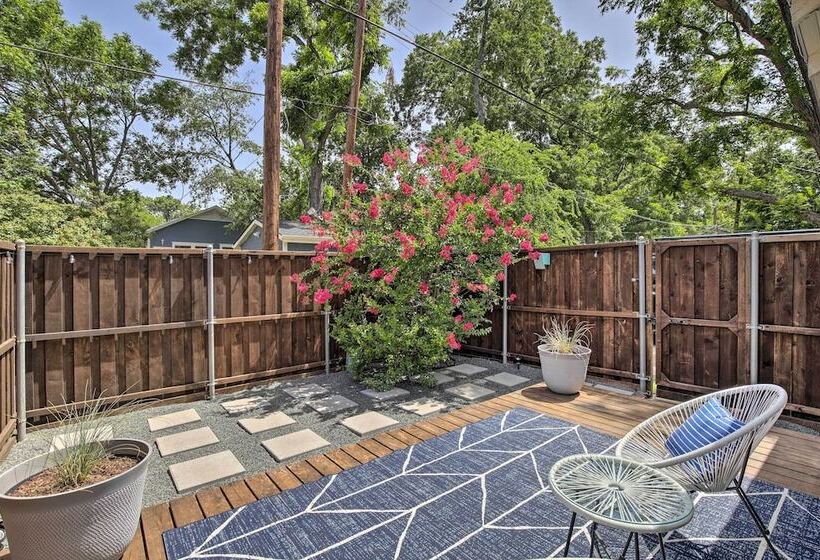 4 Mi To Dtwn: Dallas Gem W/ Furnished Patio