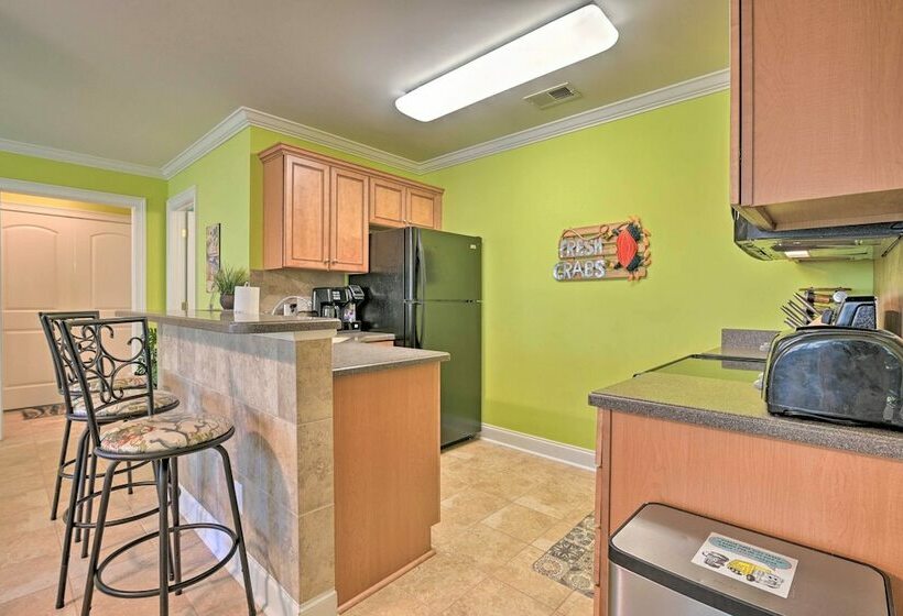 Game Room: Surfside Beach Resort Hideaway!