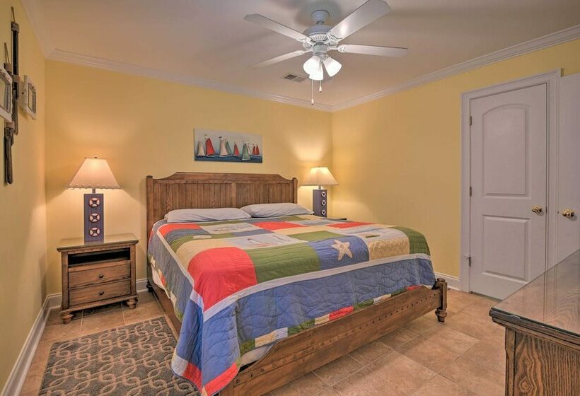 Game Room: Surfside Beach Resort Hideaway!