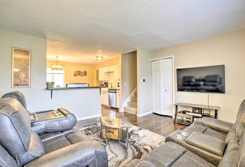 Charming Columbus Home ~ 7 Mi To Ohio State!