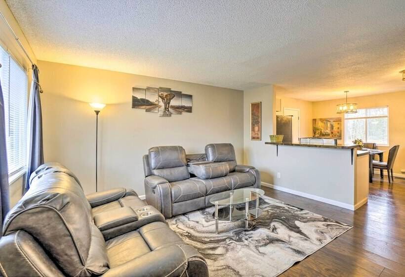 Charming Columbus Home ~ 7 Mi To Ohio State!