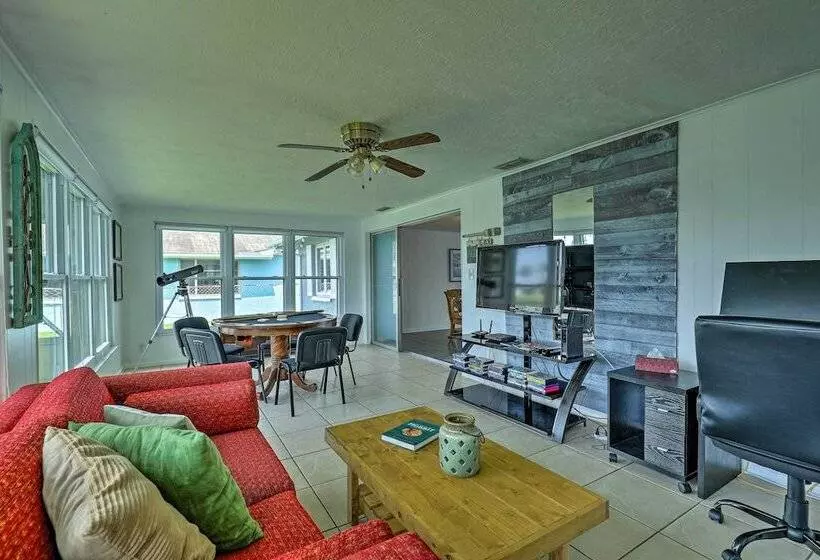 Charming Home W/ Patio, 7 Mi To Sunset Beach!