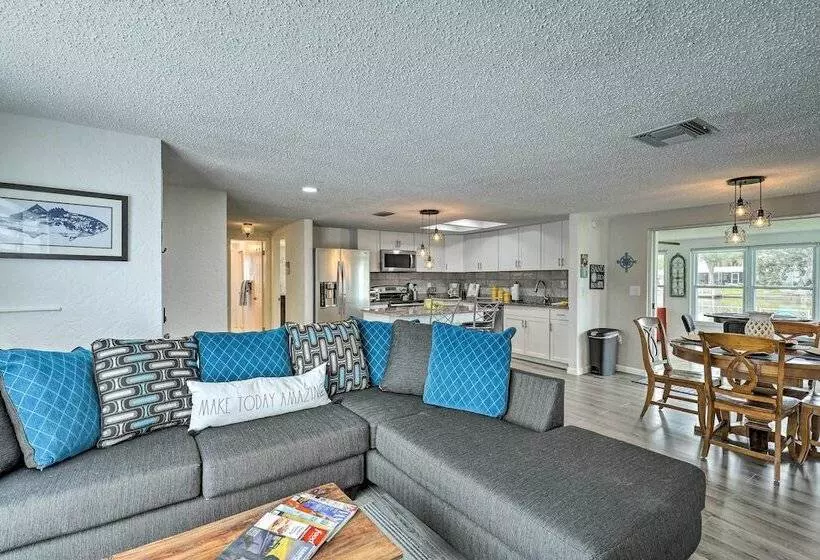Charming Home W/ Patio, 7 Mi To Sunset Beach!