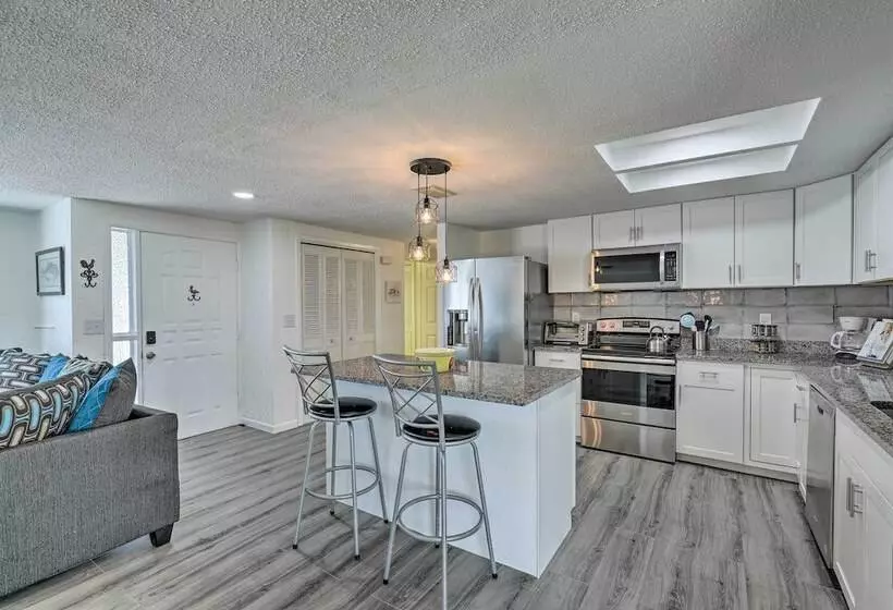 Charming Home W/ Patio, 7 Mi To Sunset Beach!