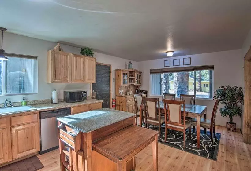 Cozy Mountain Cabin ~ 7 Mi To Heavenly Ski Resort!