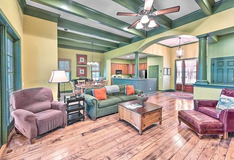 7 Mi To Beach: Bluffton Cottage W/ Furnished Patio