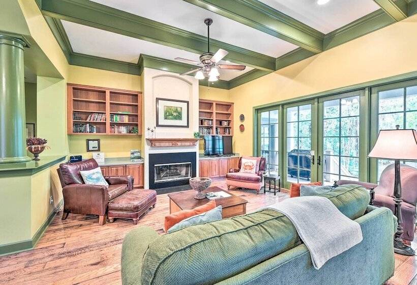 7 Mi To Beach: Bluffton Cottage W/ Furnished Patio