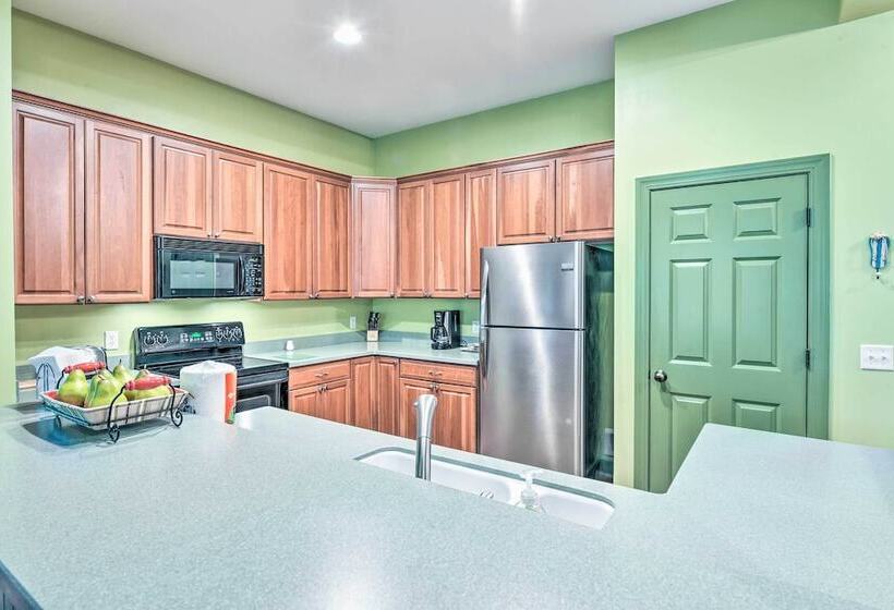 7 Mi To Beach: Bluffton Cottage W/ Furnished Patio