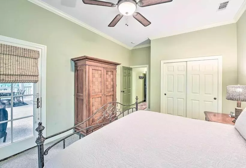 7 Mi To Beach: Bluffton Cottage W/ Furnished Patio