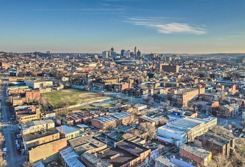 Cincinnati Retreat W/ Patio & Grill!