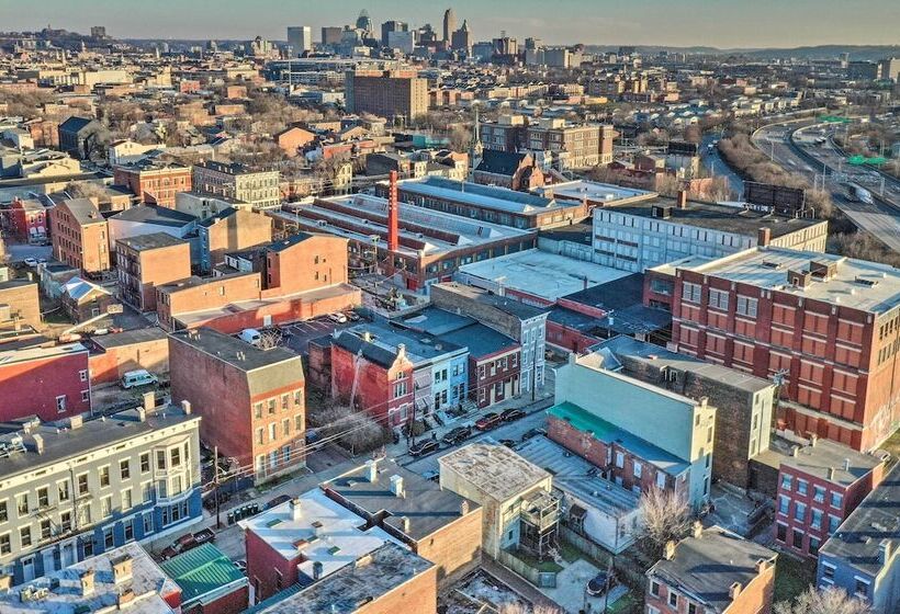 Cincinnati Retreat W/ Patio & Grill!