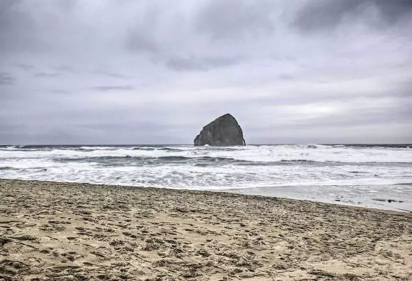 Walk To Beach: Pacific City Home W/ Bay Views!