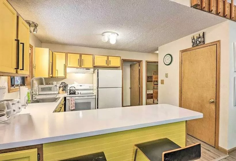 Colorful Pocono Lake Cabin W/ Deck & Fire Pit