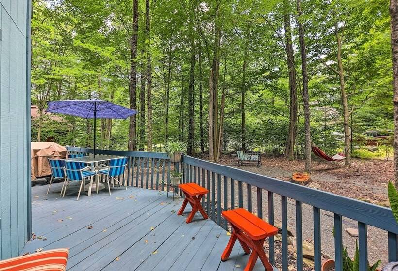 Colorful Pocono Lake Cabin W/ Deck & Fire Pit