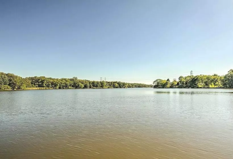 Cozy Lakeside Maryland Home   12 Mi To Dtwn!
