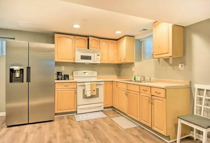 Cozy Lakeside Maryland Home   12 Mi To Dtwn!