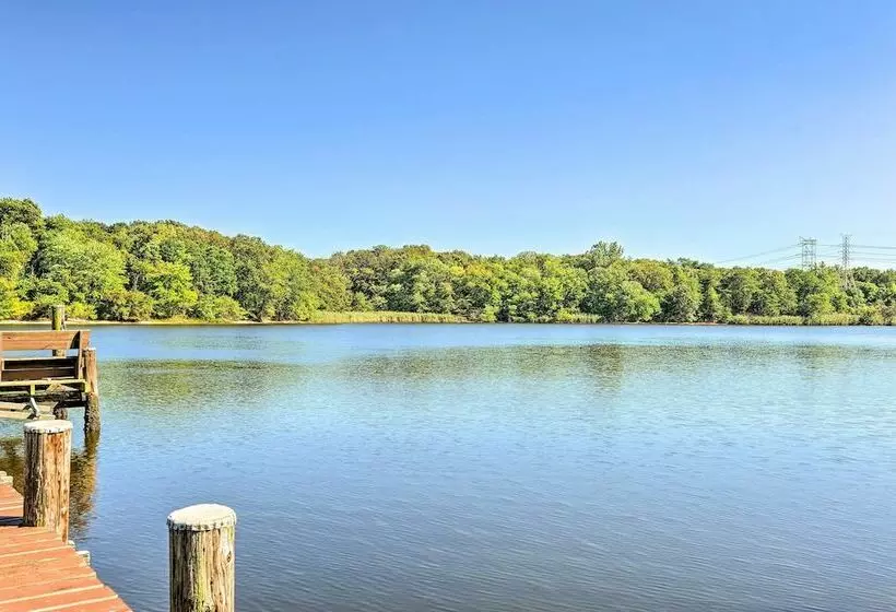 Cozy Lakeside Maryland Home   12 Mi To Dtwn!